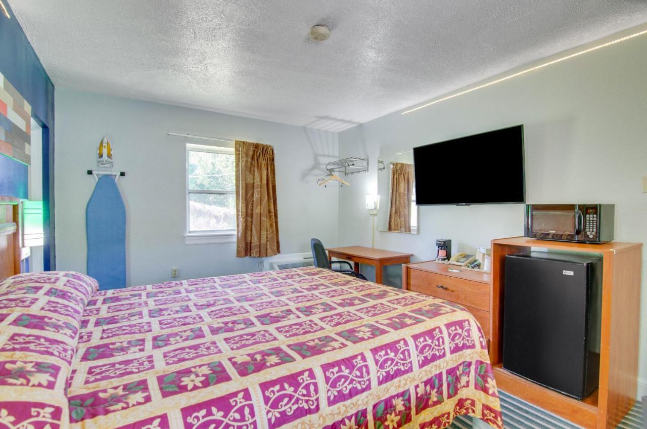 Scottish Inns Collinsville - Martinsville Buitenkant foto