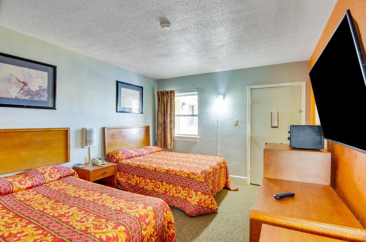 Scottish Inns Collinsville - Martinsville Buitenkant foto