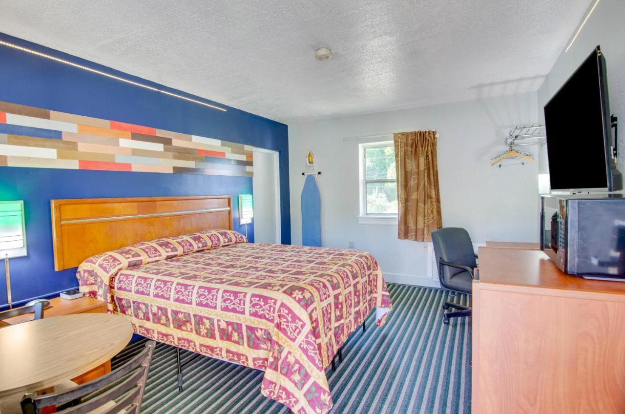 Scottish Inns Collinsville - Martinsville Buitenkant foto