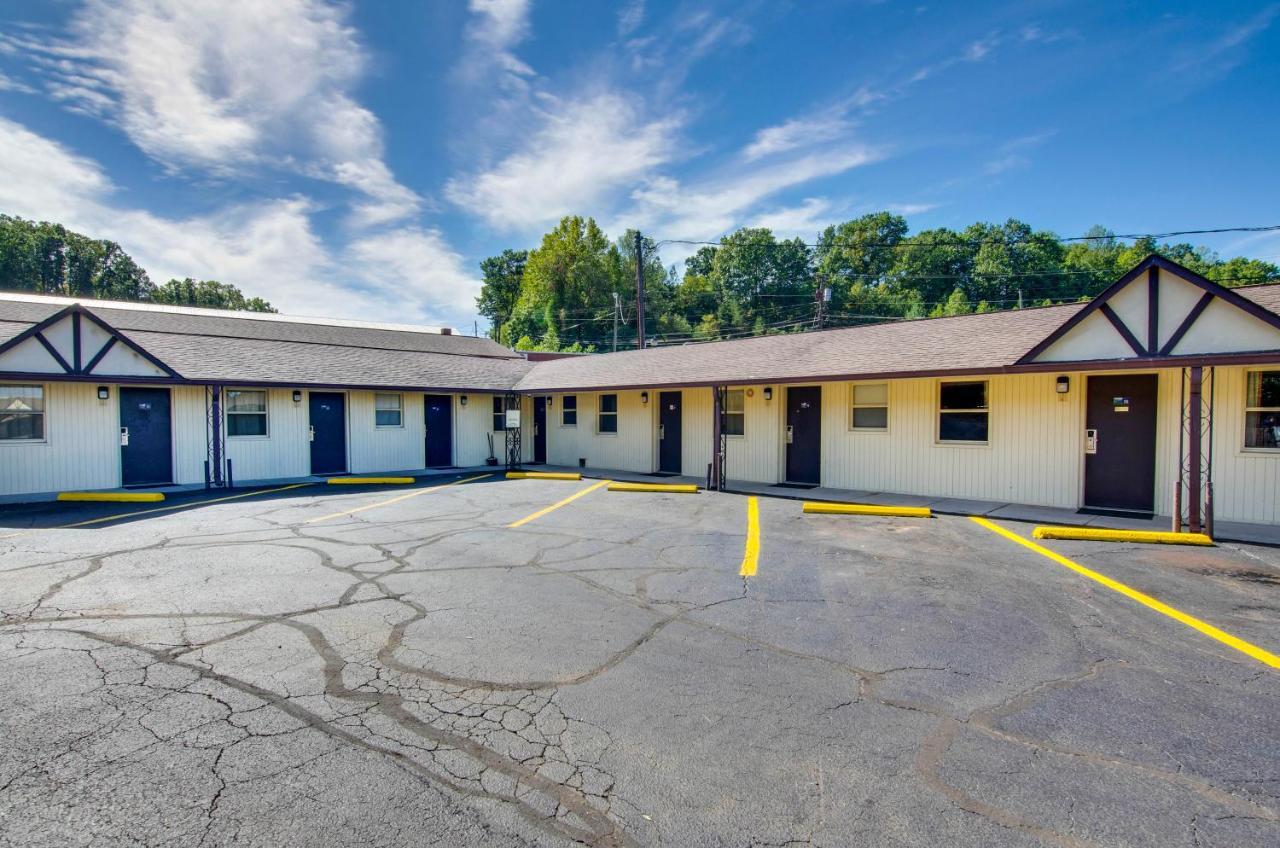 Scottish Inns Collinsville - Martinsville Buitenkant foto